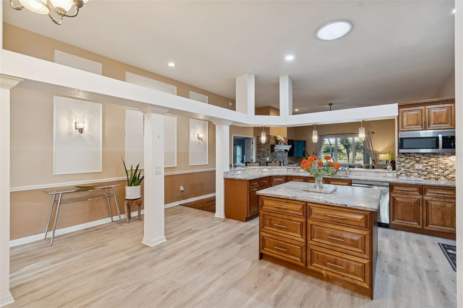 Listing photo id 13 for 10022 Oxford Chapel Drive