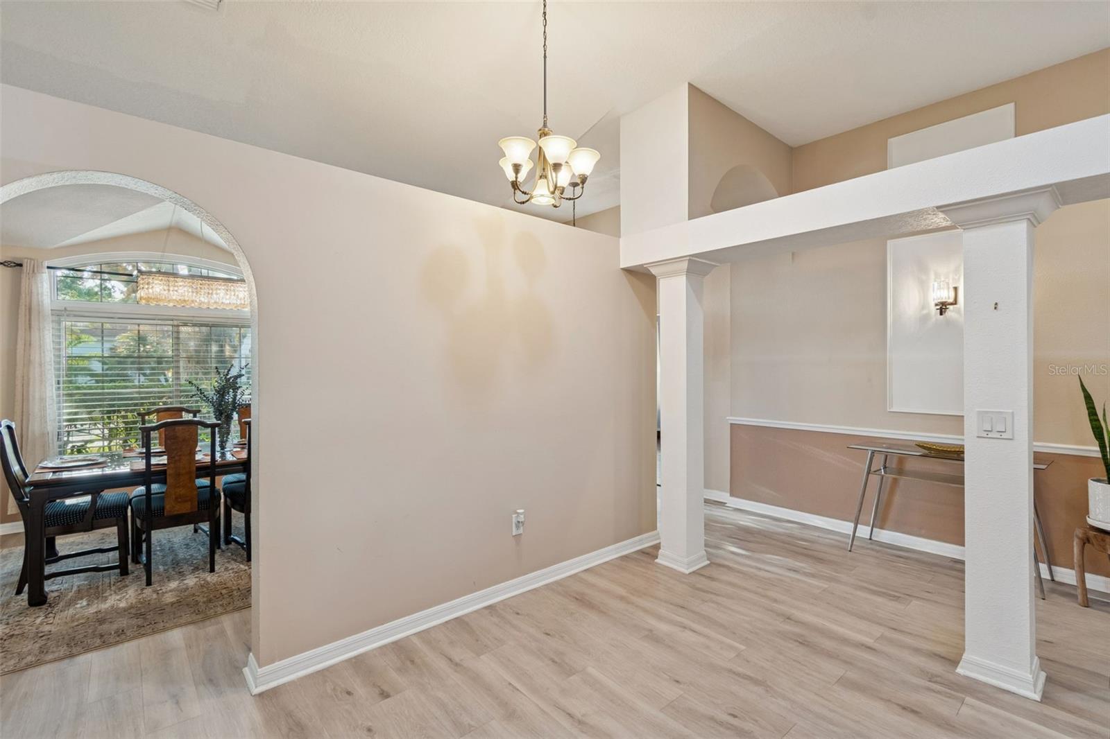 Listing photo id 14 for 10022 Oxford Chapel Drive