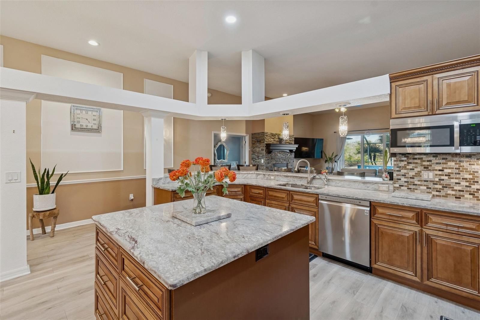 Listing photo id 17 for 10022 Oxford Chapel Drive