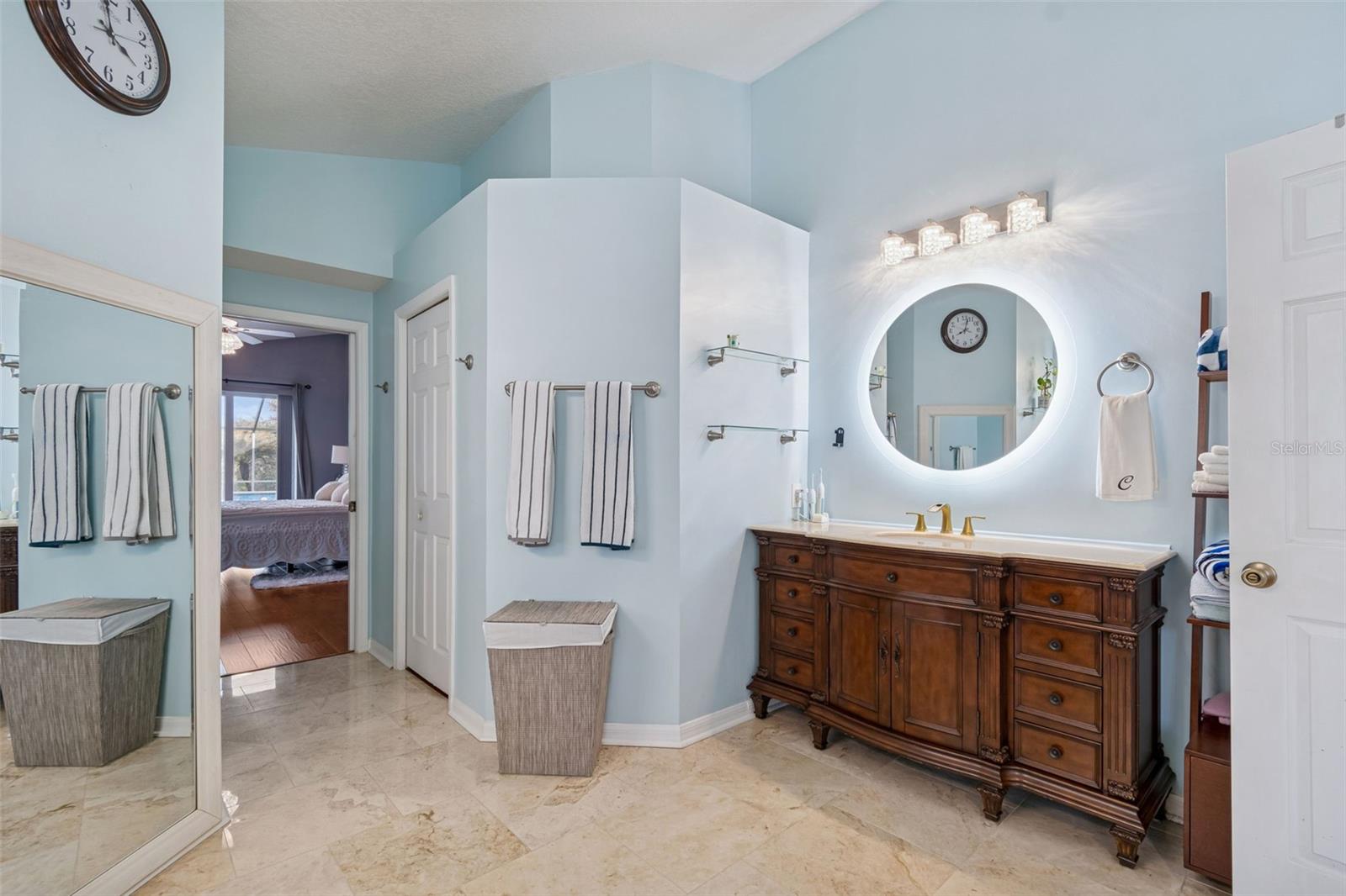 Listing photo id 37 for 10022 Oxford Chapel Drive