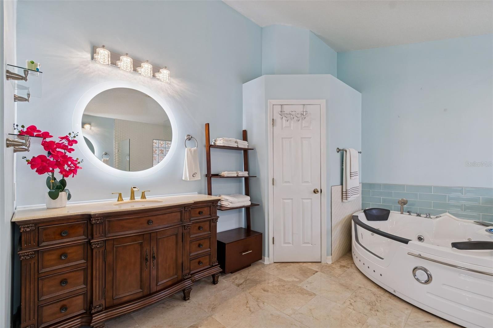 Listing photo id 44 for 10022 Oxford Chapel Drive