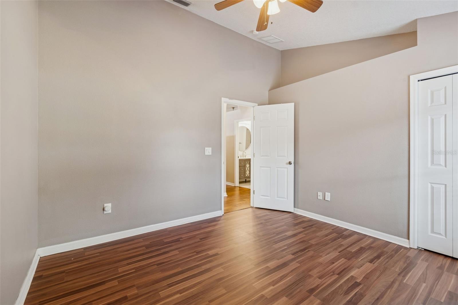 Listing photo id 52 for 10022 Oxford Chapel Drive