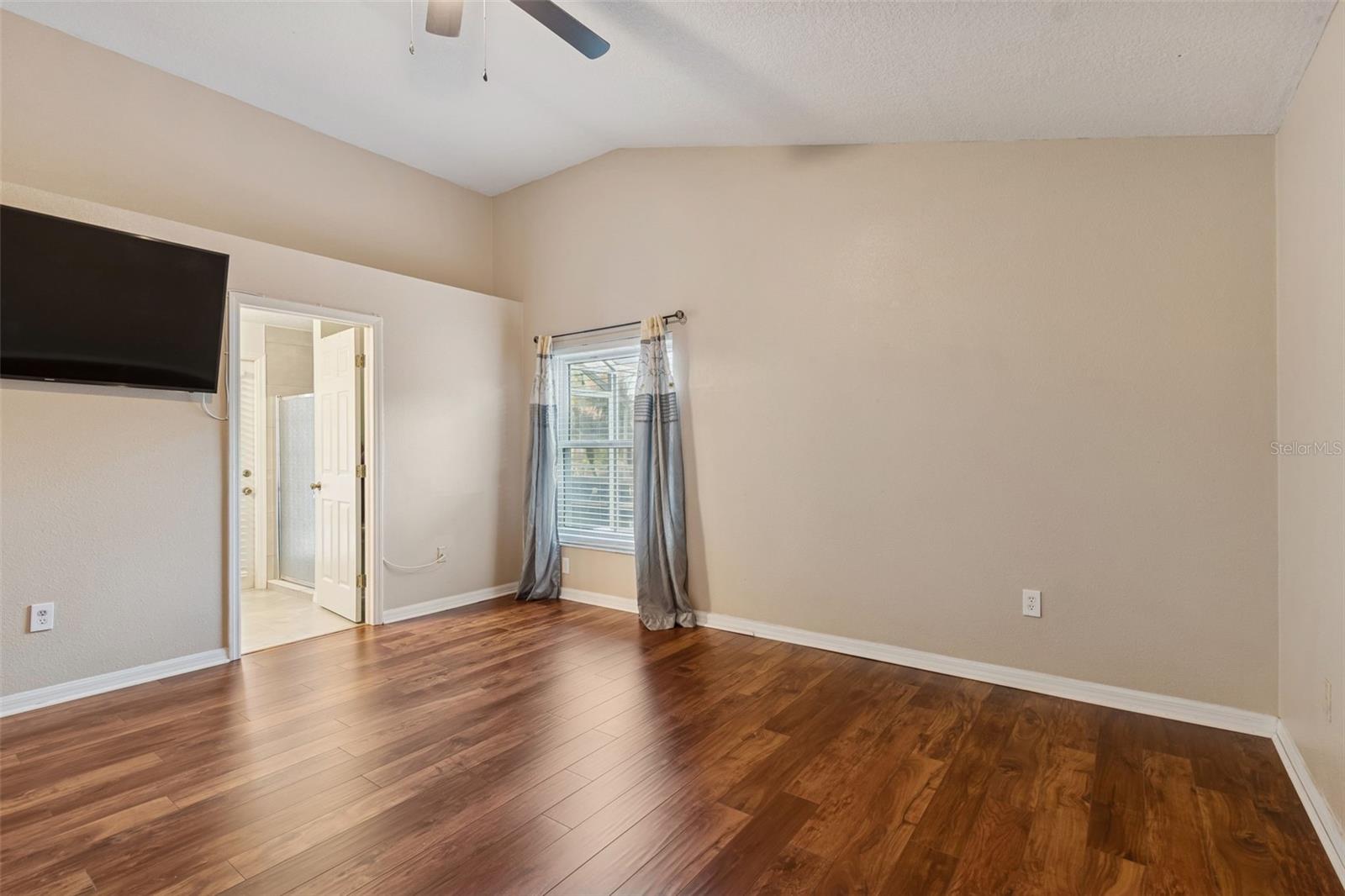 Listing photo id 57 for 10022 Oxford Chapel Drive