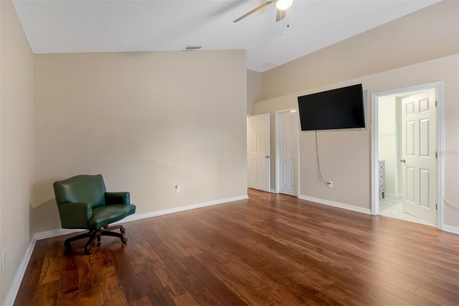 Listing photo id 58 for 10022 Oxford Chapel Drive