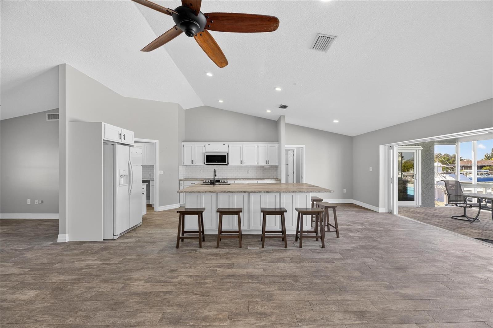 Image 16 of 67 For 6332 Flamingo Drive