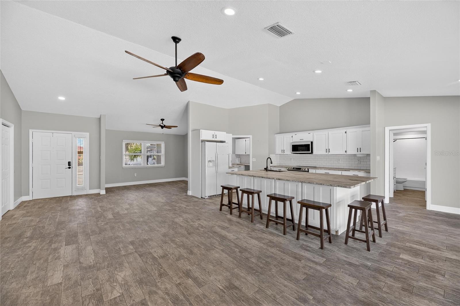 Image 17 of 67 For 6332 Flamingo Drive