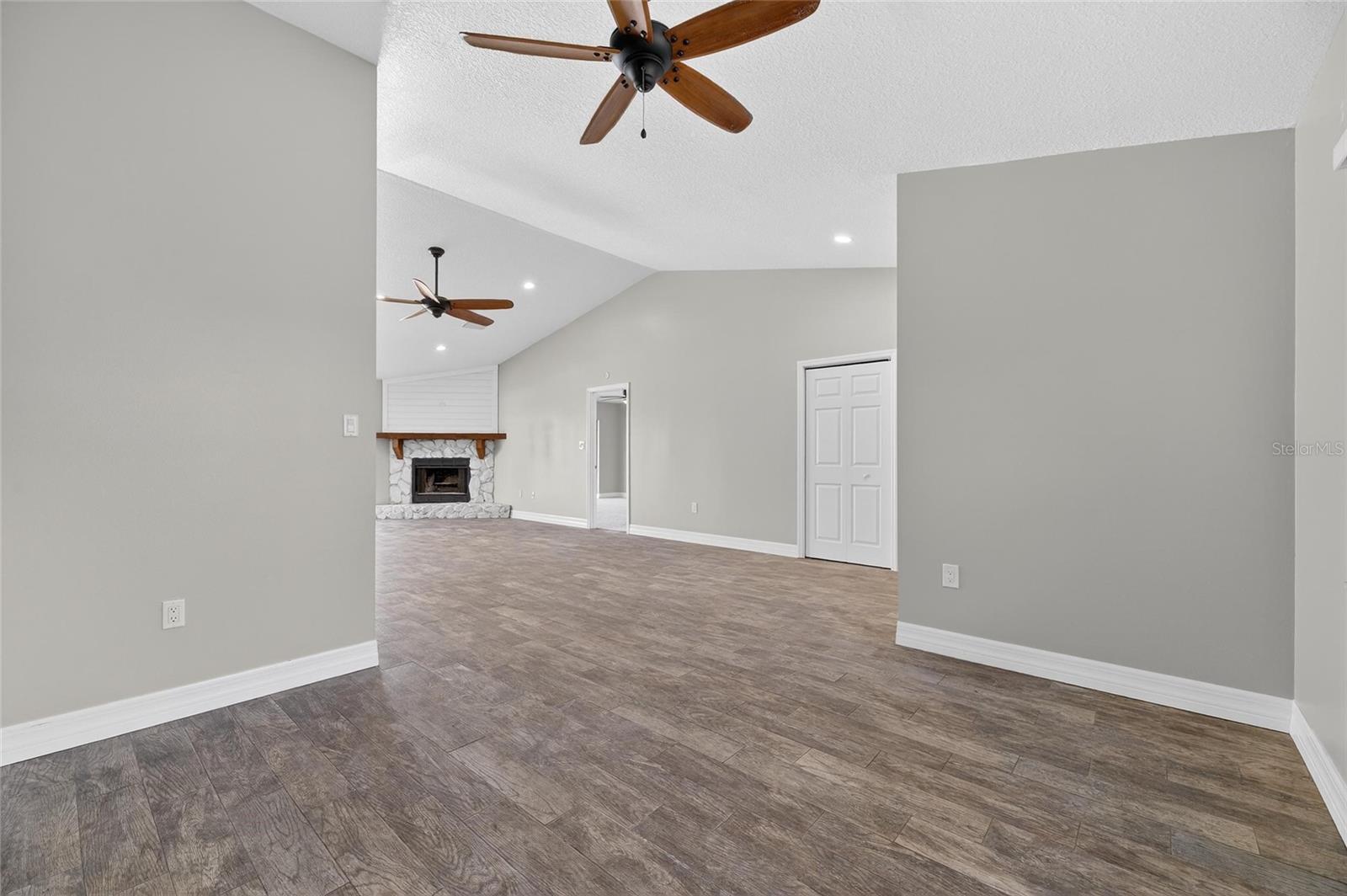 Image 25 of 67 For 6332 Flamingo Drive