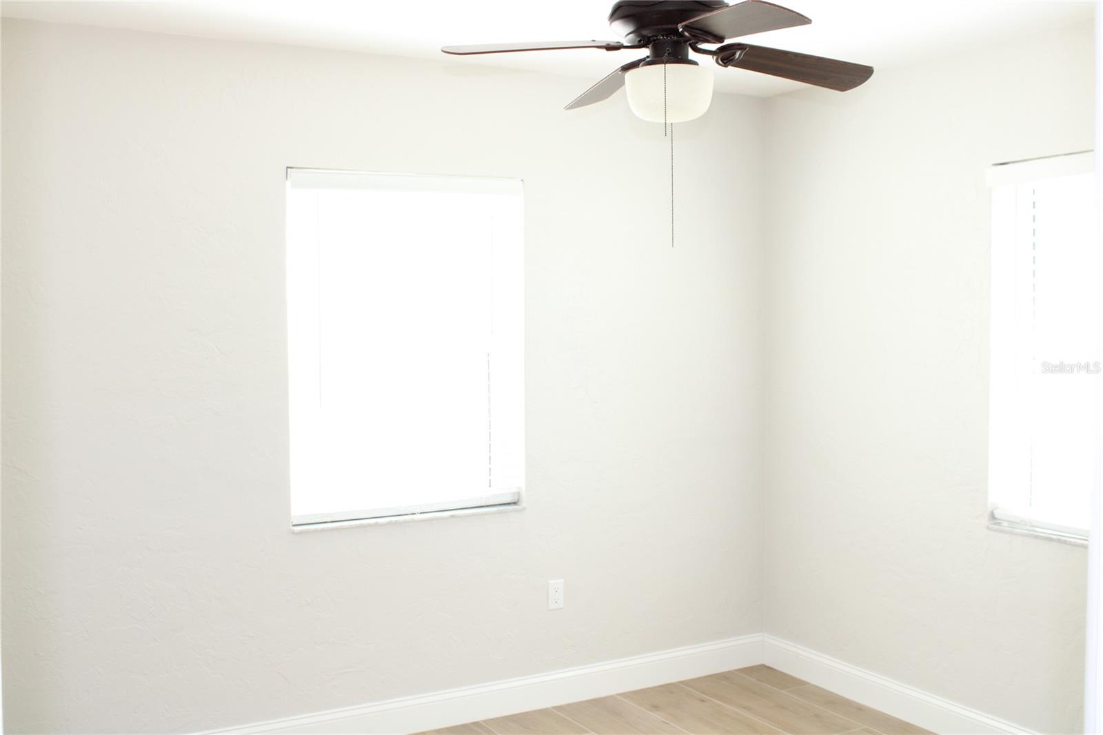 Image 14 of 27 For 5984 47th Avenue N