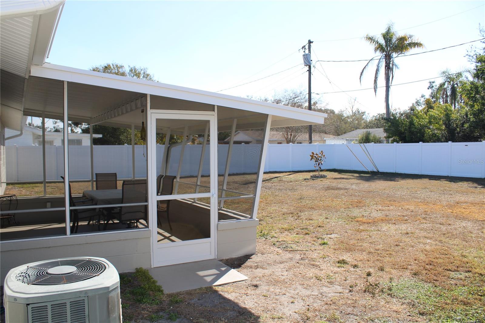 Image 20 of 27 For 5984 47th Avenue N