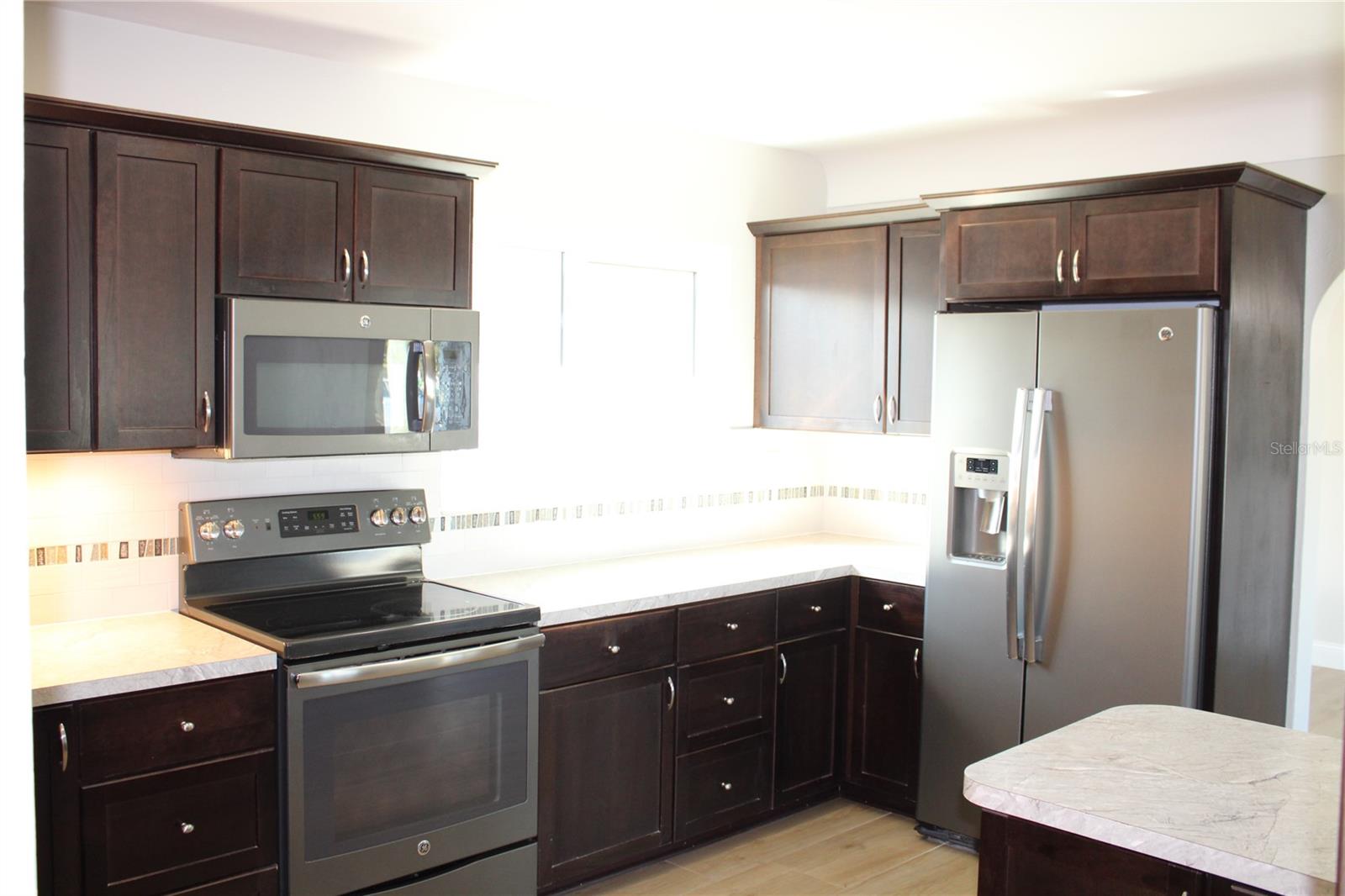 Image 8 of 27 For 5984 47th Avenue N