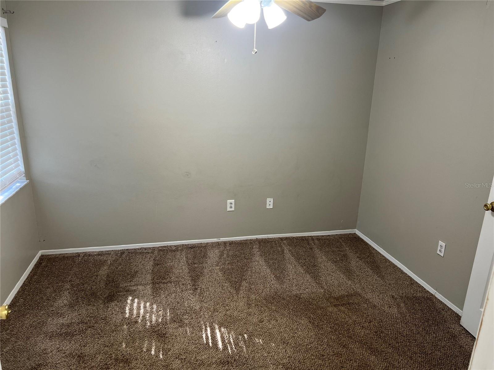 Image 18 of 29 For 2400 Feather Sound Drive 1217