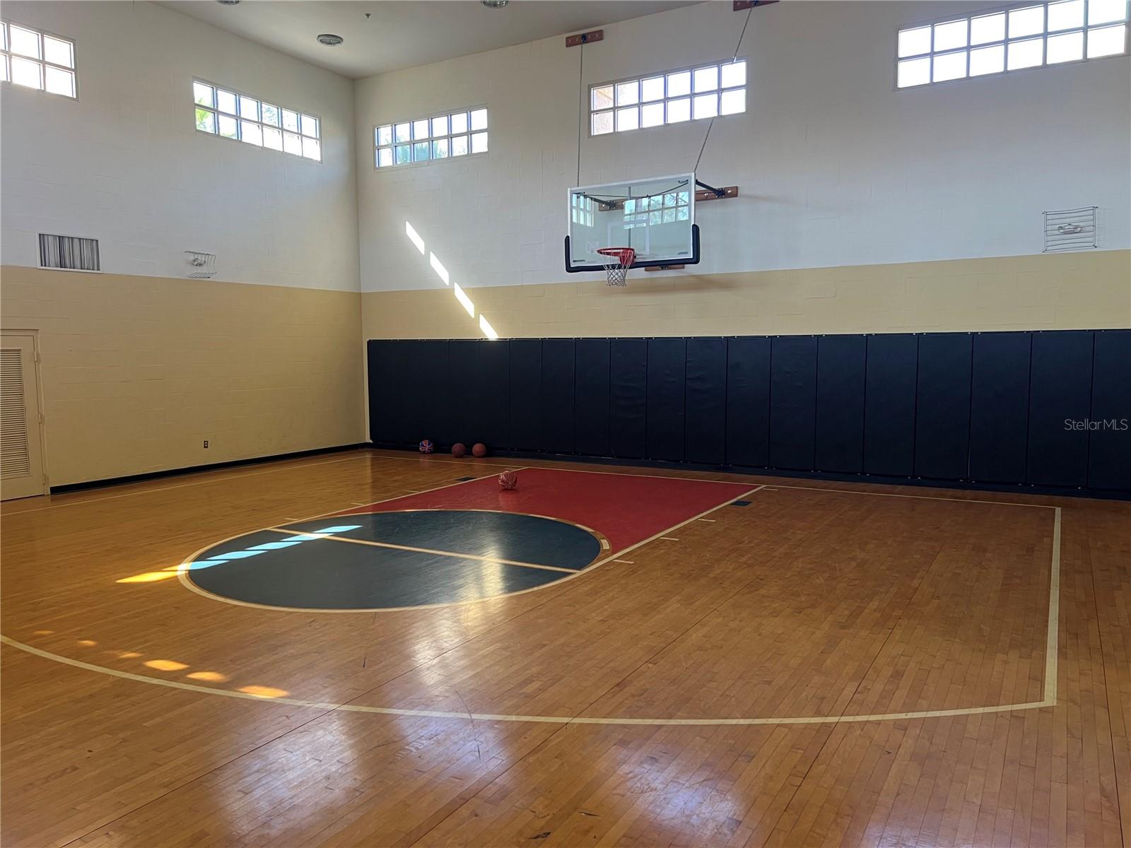 Image 26 of 29 For 2400 Feather Sound Drive 1217