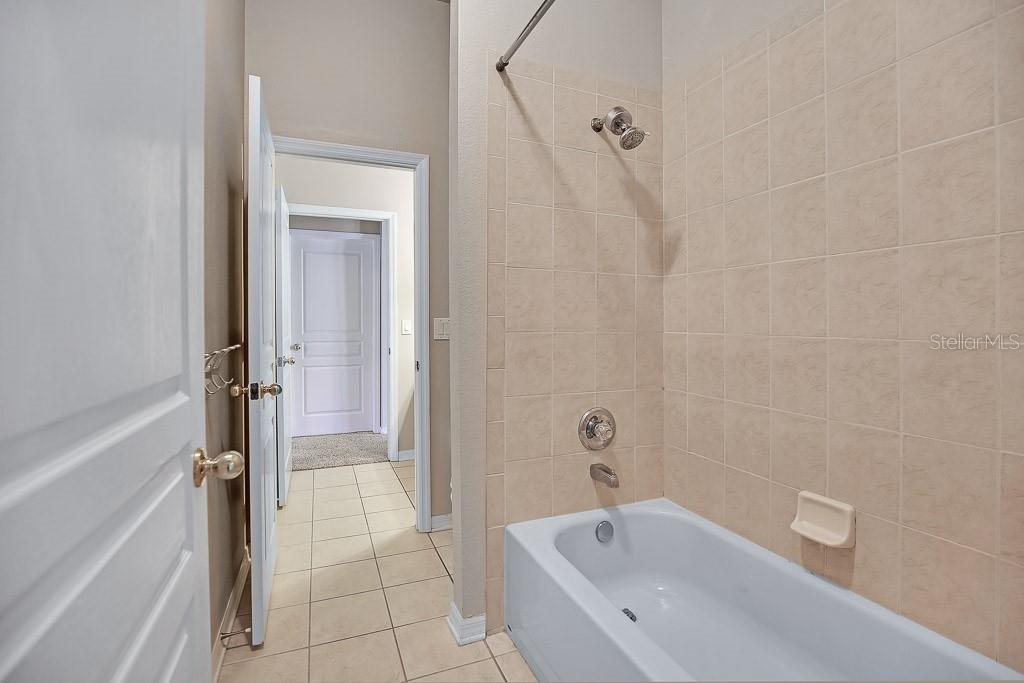 Image 17 of 36 For 6025 Churchside Drive