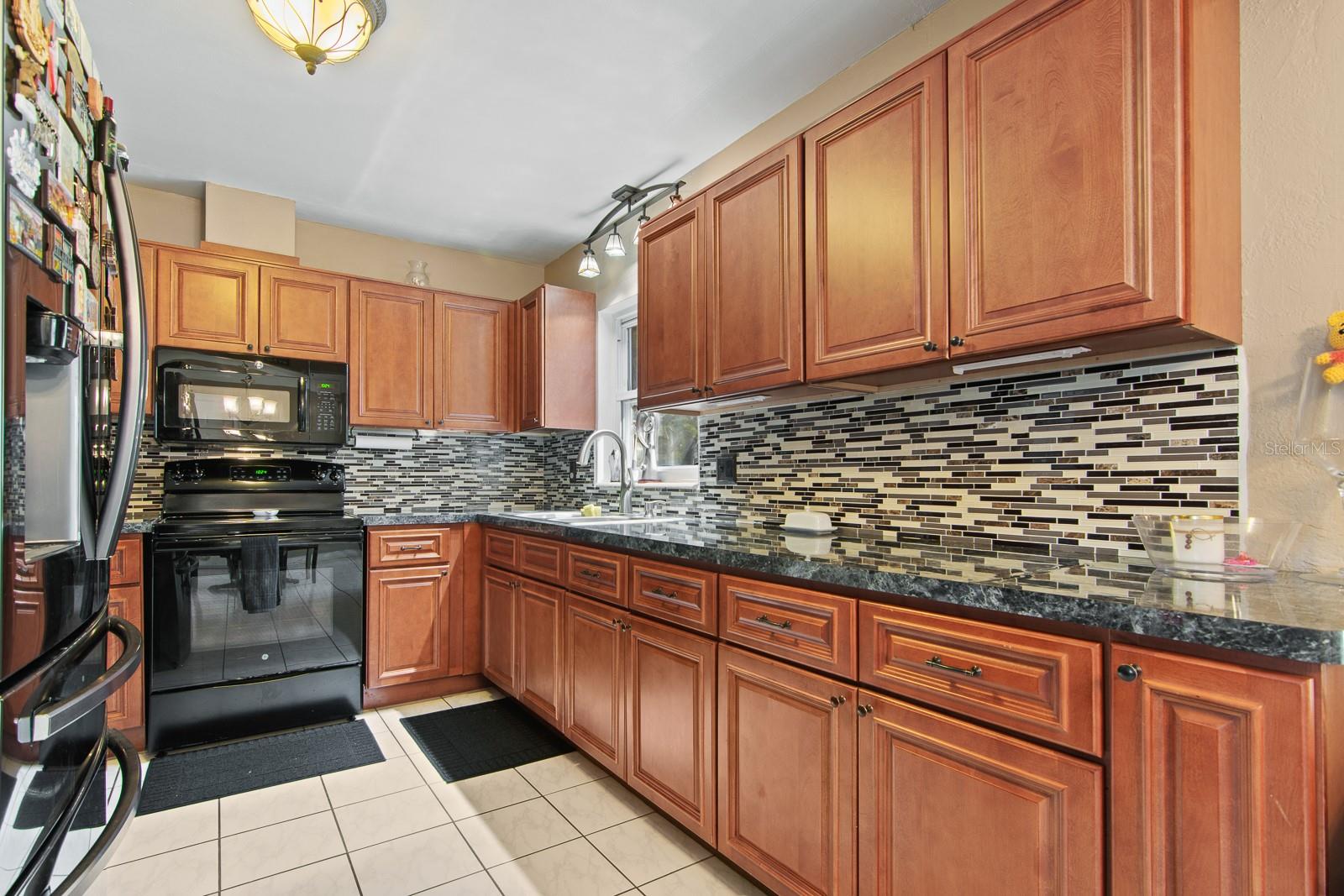 Image 10 of 45 For 1901 Winchester Road N