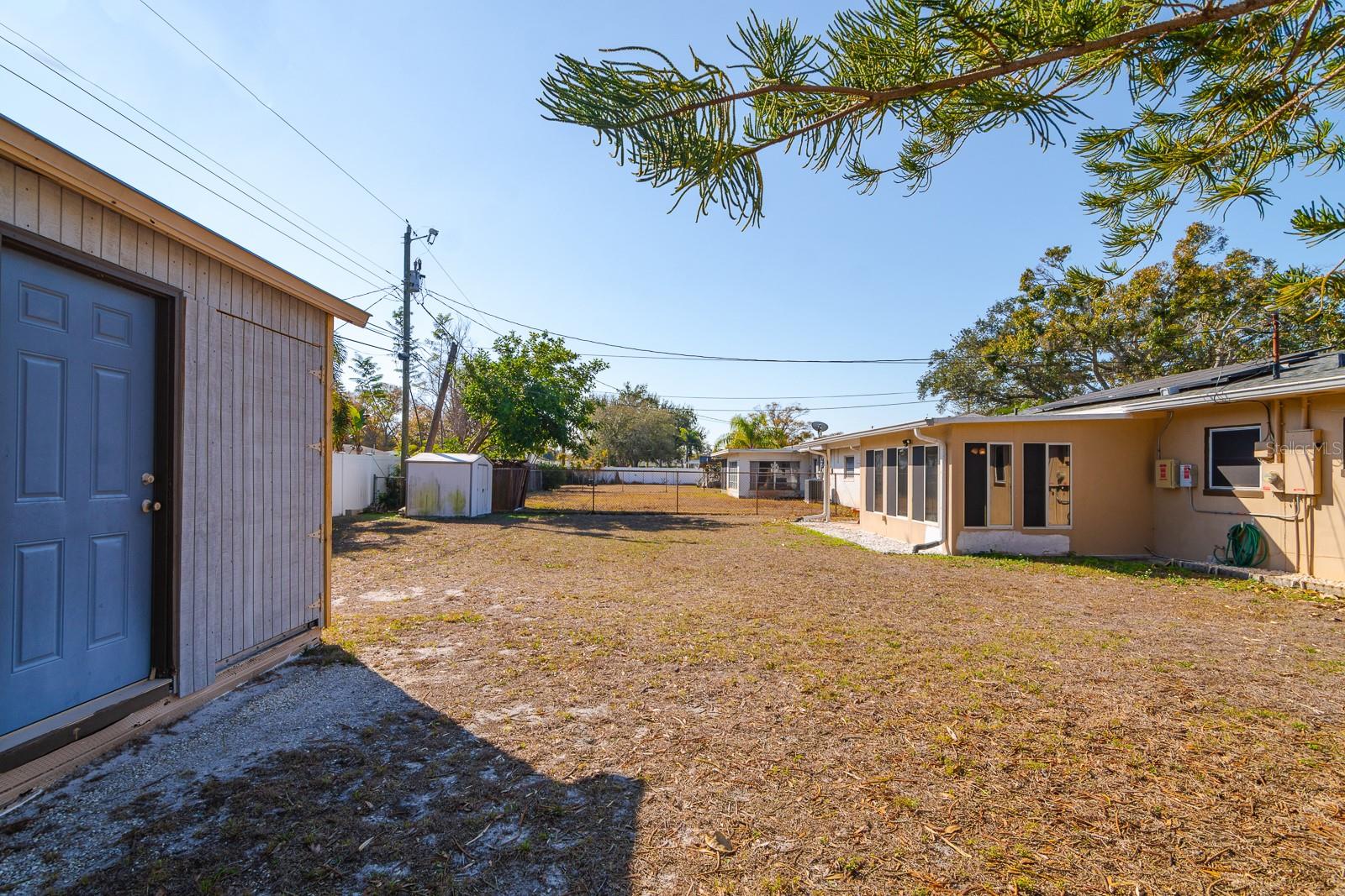 Image 32 of 45 For 1901 Winchester Road N