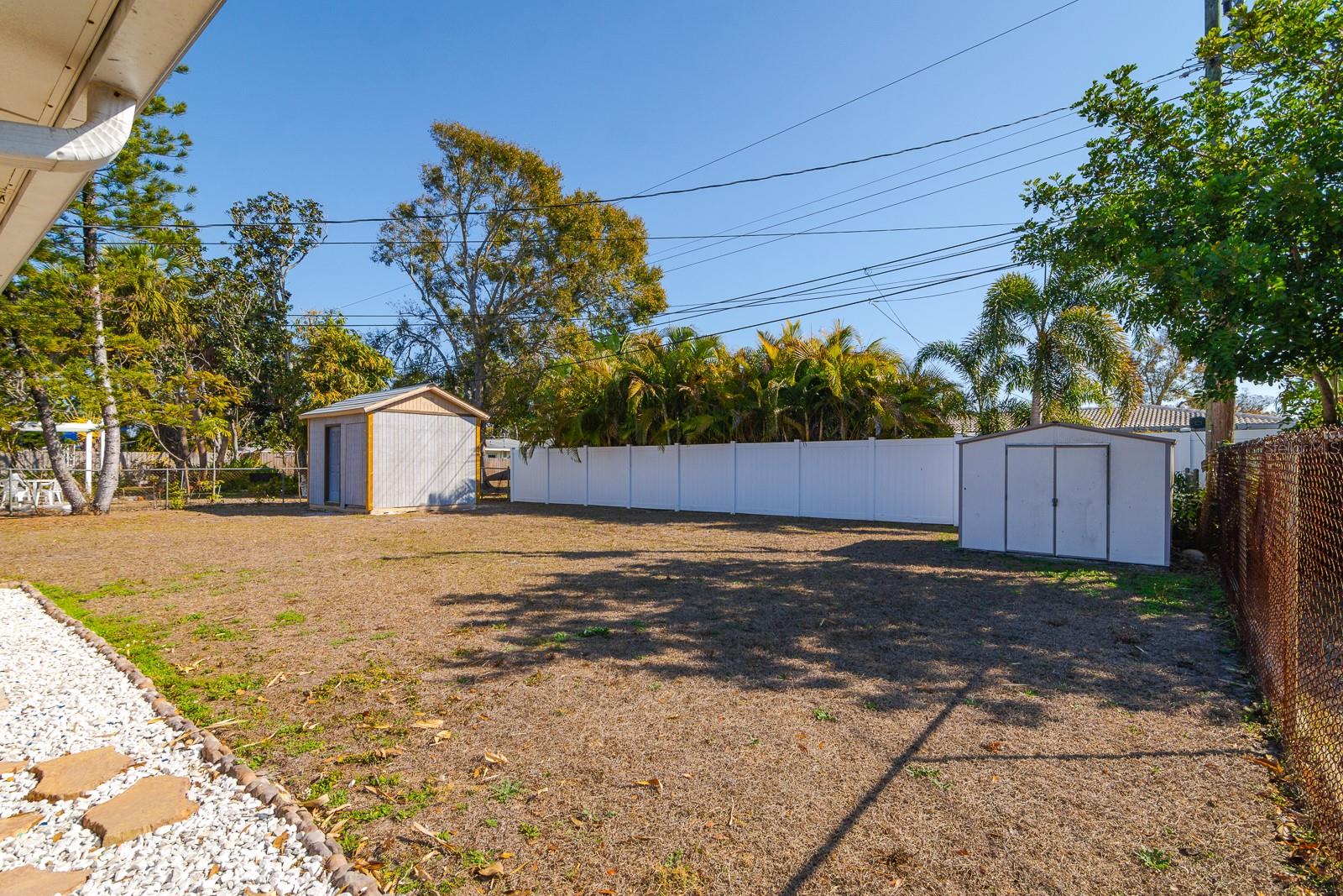 Image 35 of 45 For 1901 Winchester Road N