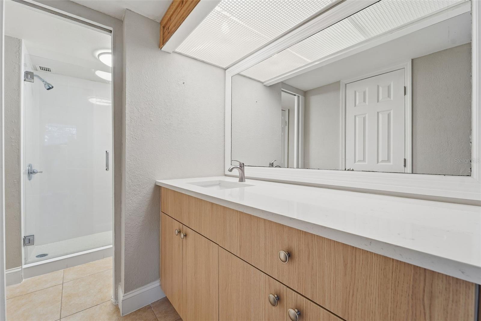 Image 11 of 26 For 2614 Cove Cay Drive 108