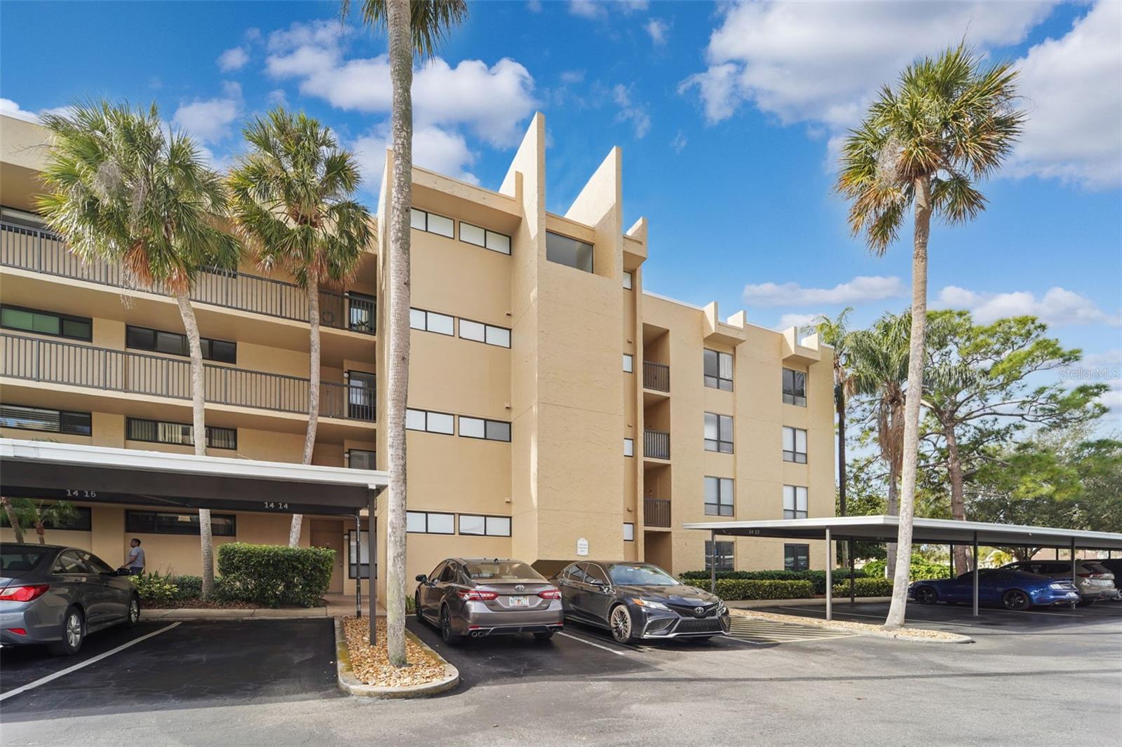 Image 4 of 26 For 2614 Cove Cay Drive 108