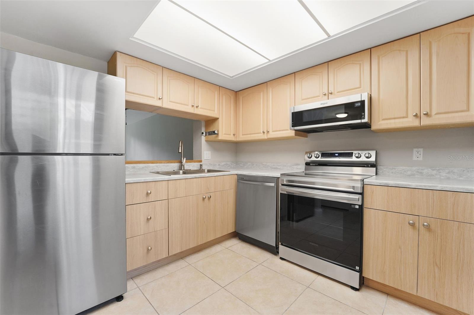 Image 6 of 26 For 2614 Cove Cay Drive 108