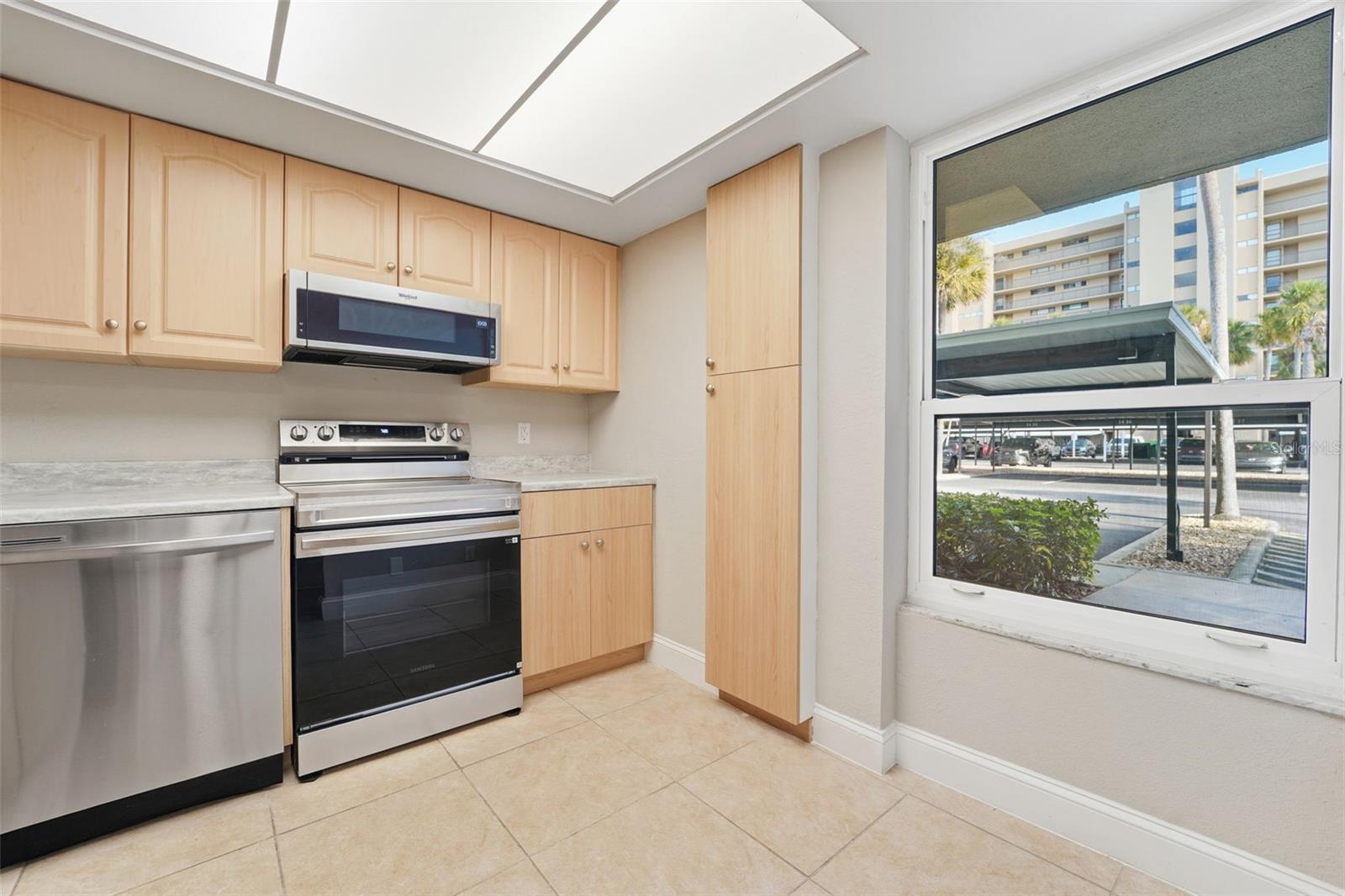 Image 9 of 26 For 2614 Cove Cay Drive 108