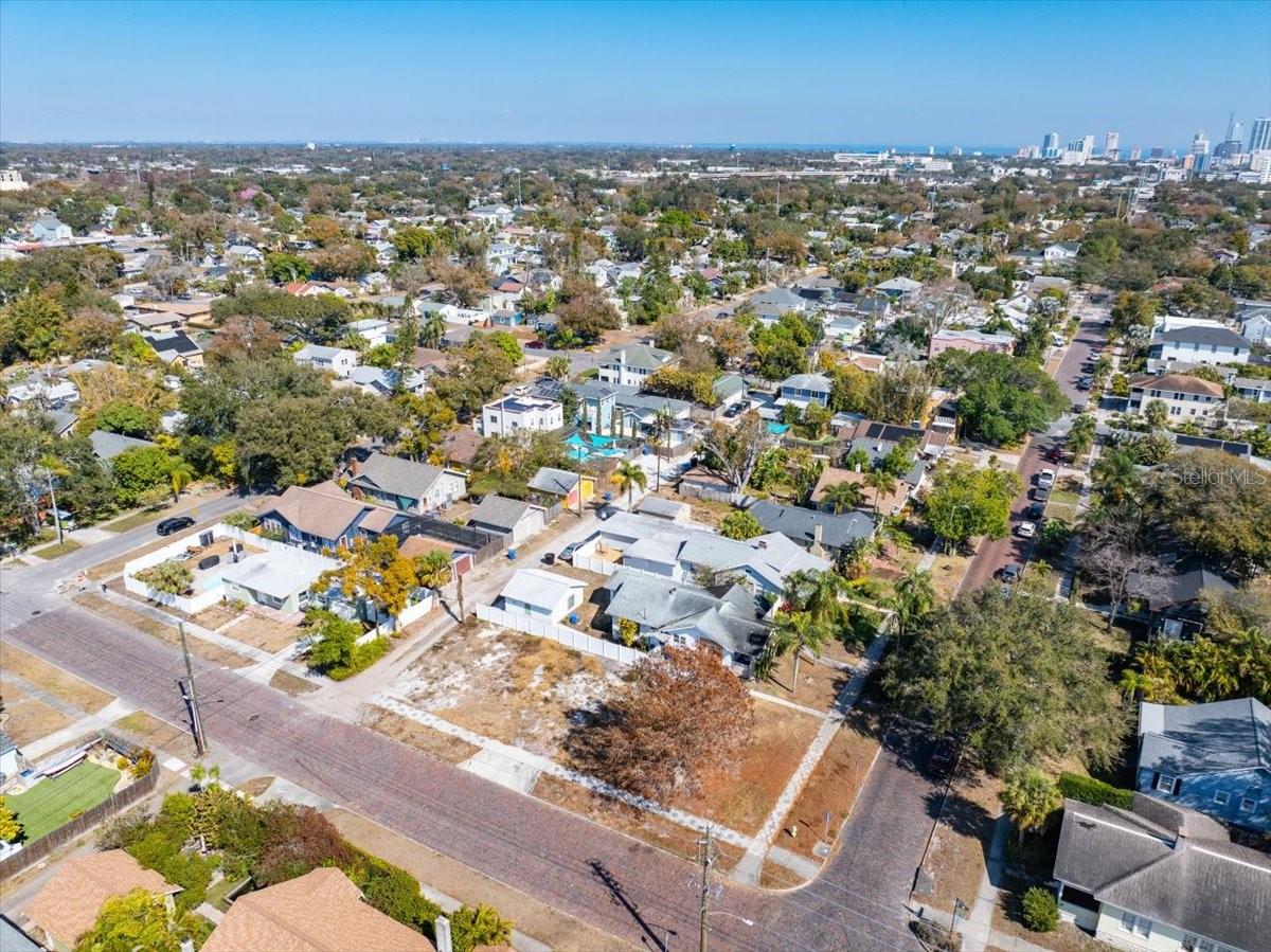 Listing photo id 1 for 2555 Burlington Avenue N