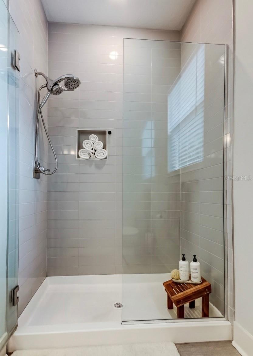 Image 8 of 13 For 5110 Preston Avenue S