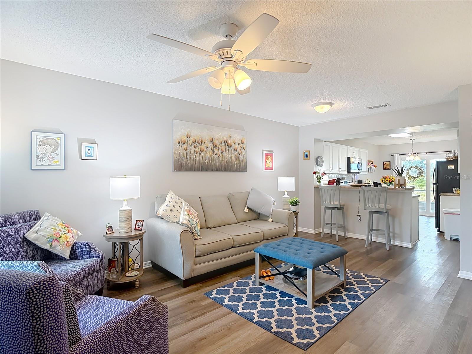 Image 3 of 40 For 7828 Hardwick Drive 916