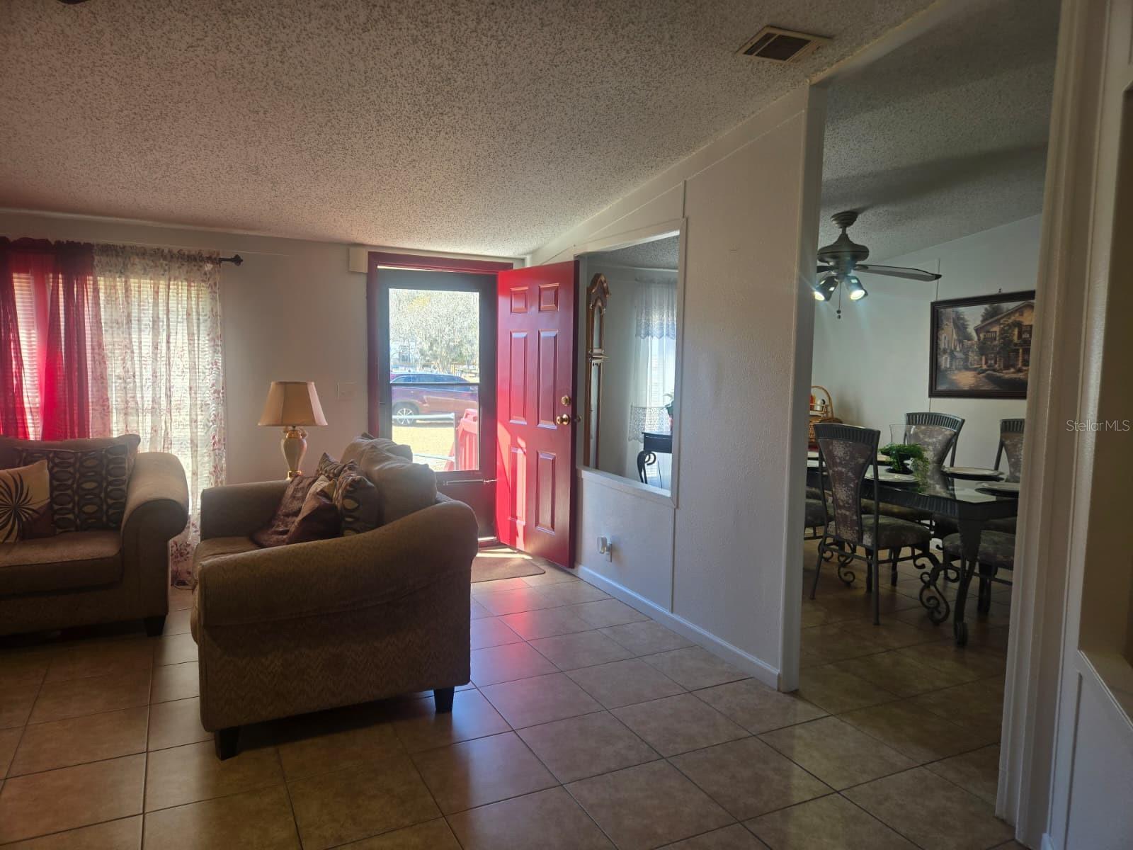 Listing photo id 8 for 6106 Mangrove Drive