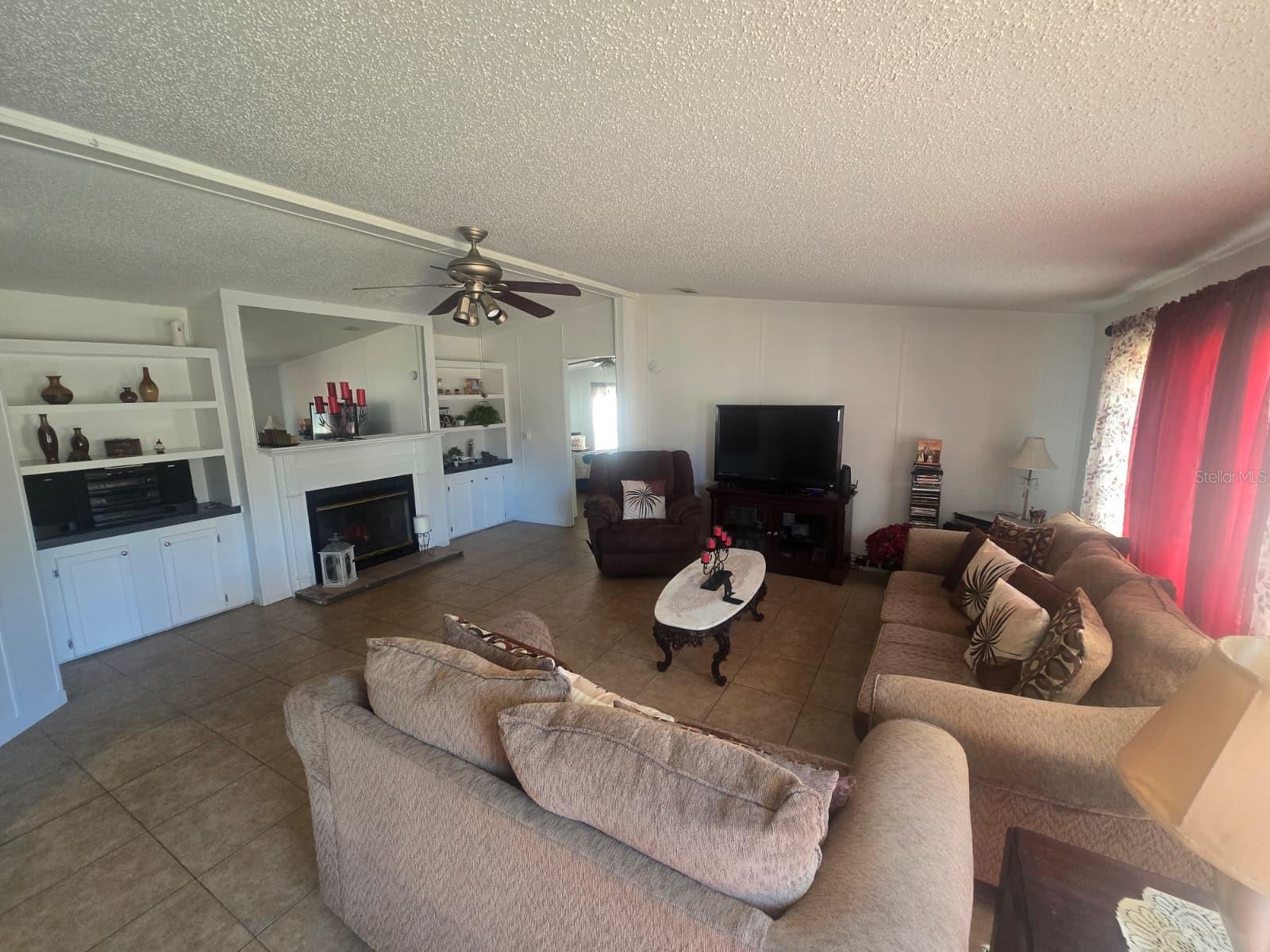 Listing photo id 12 for 6106 Mangrove Drive