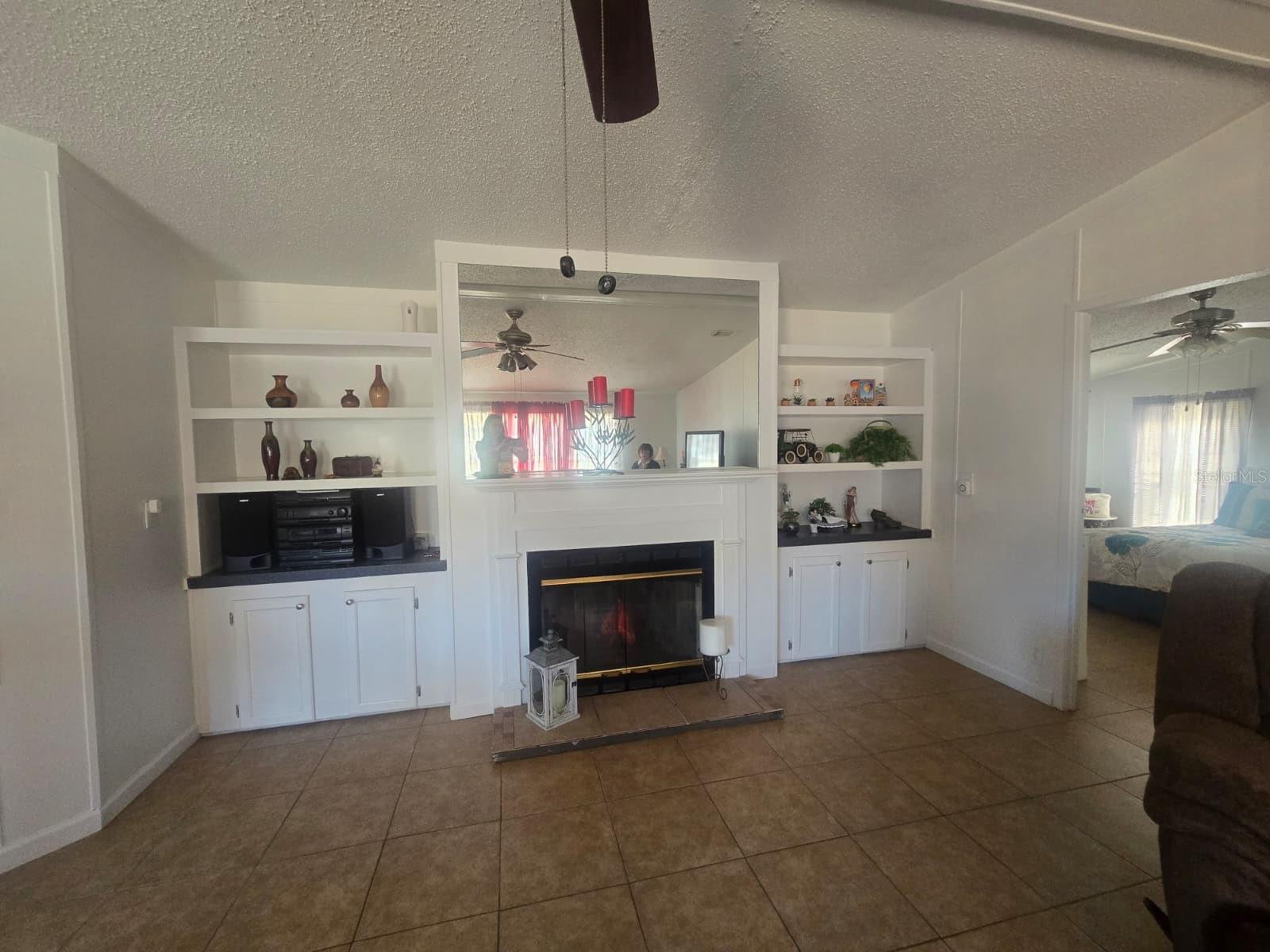 Listing photo id 13 for 6106 Mangrove Drive