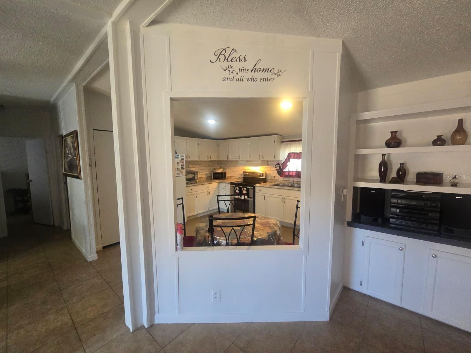 Listing photo id 14 for 6106 Mangrove Drive