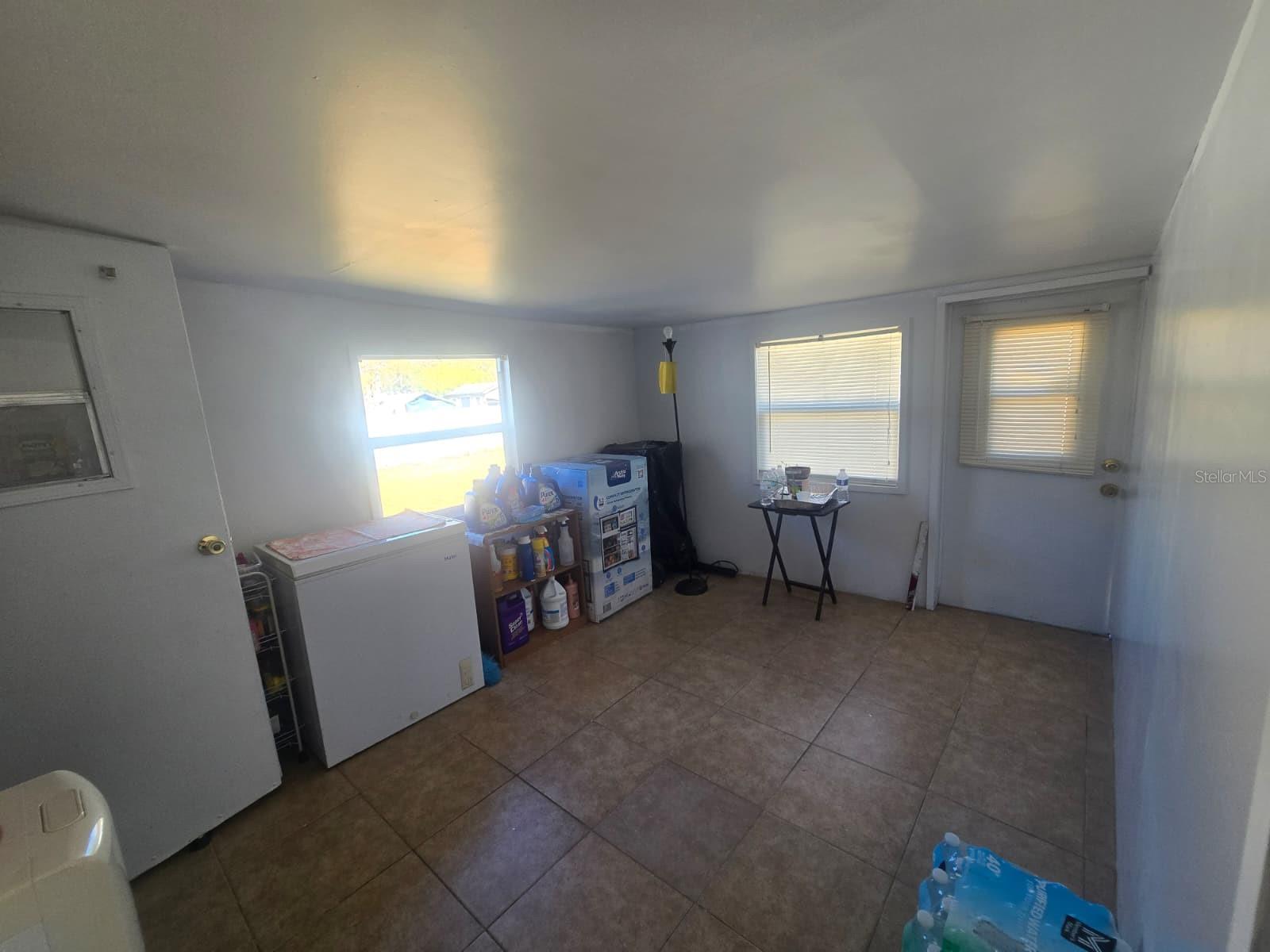 Listing photo id 21 for 6106 Mangrove Drive