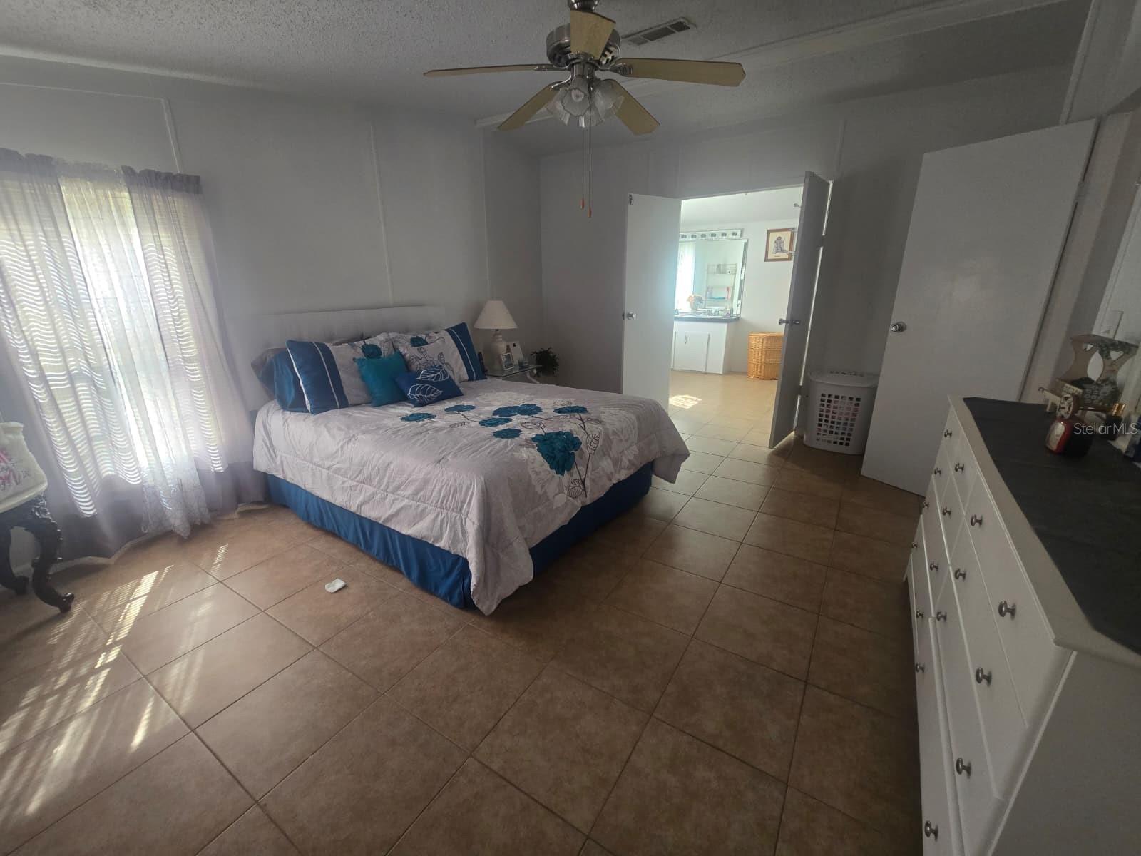 Listing photo id 37 for 6106 Mangrove Drive