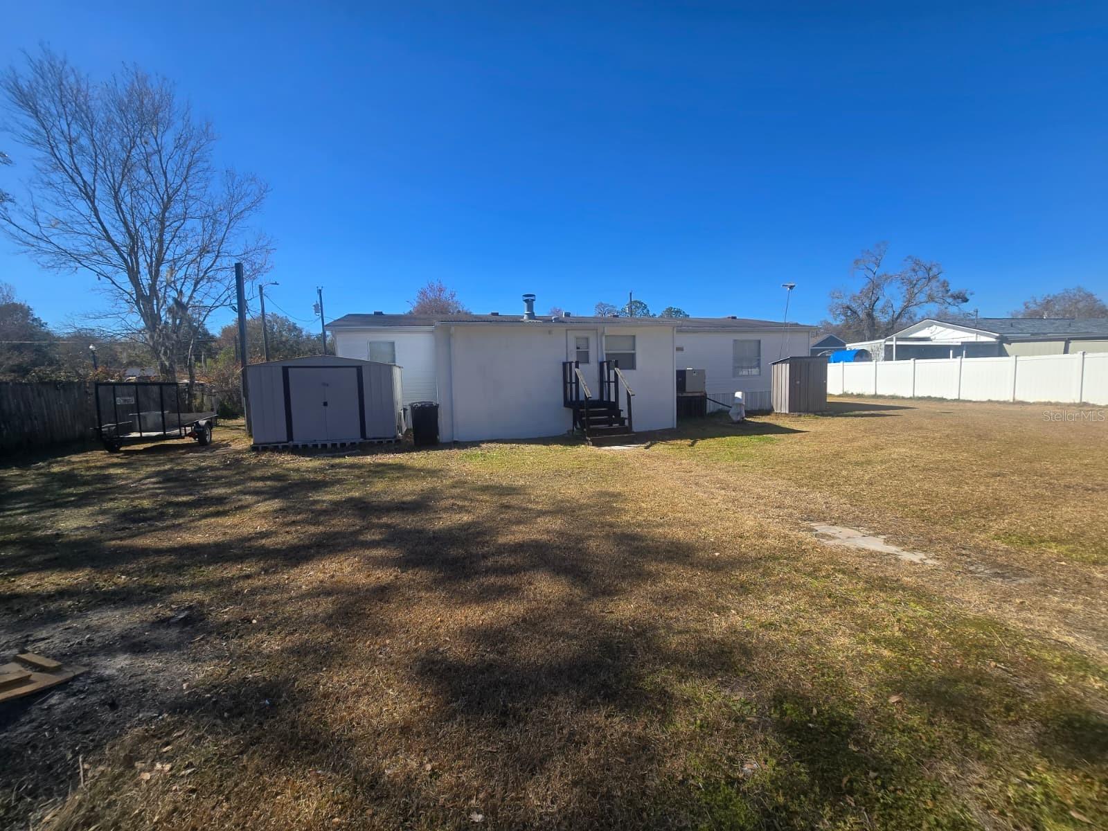 Listing photo id 2 for 6106 Mangrove Drive