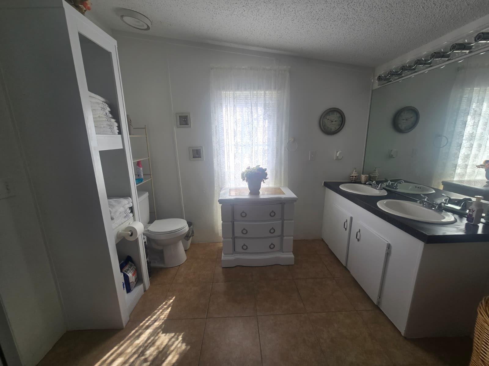 Listing photo id 40 for 6106 Mangrove Drive