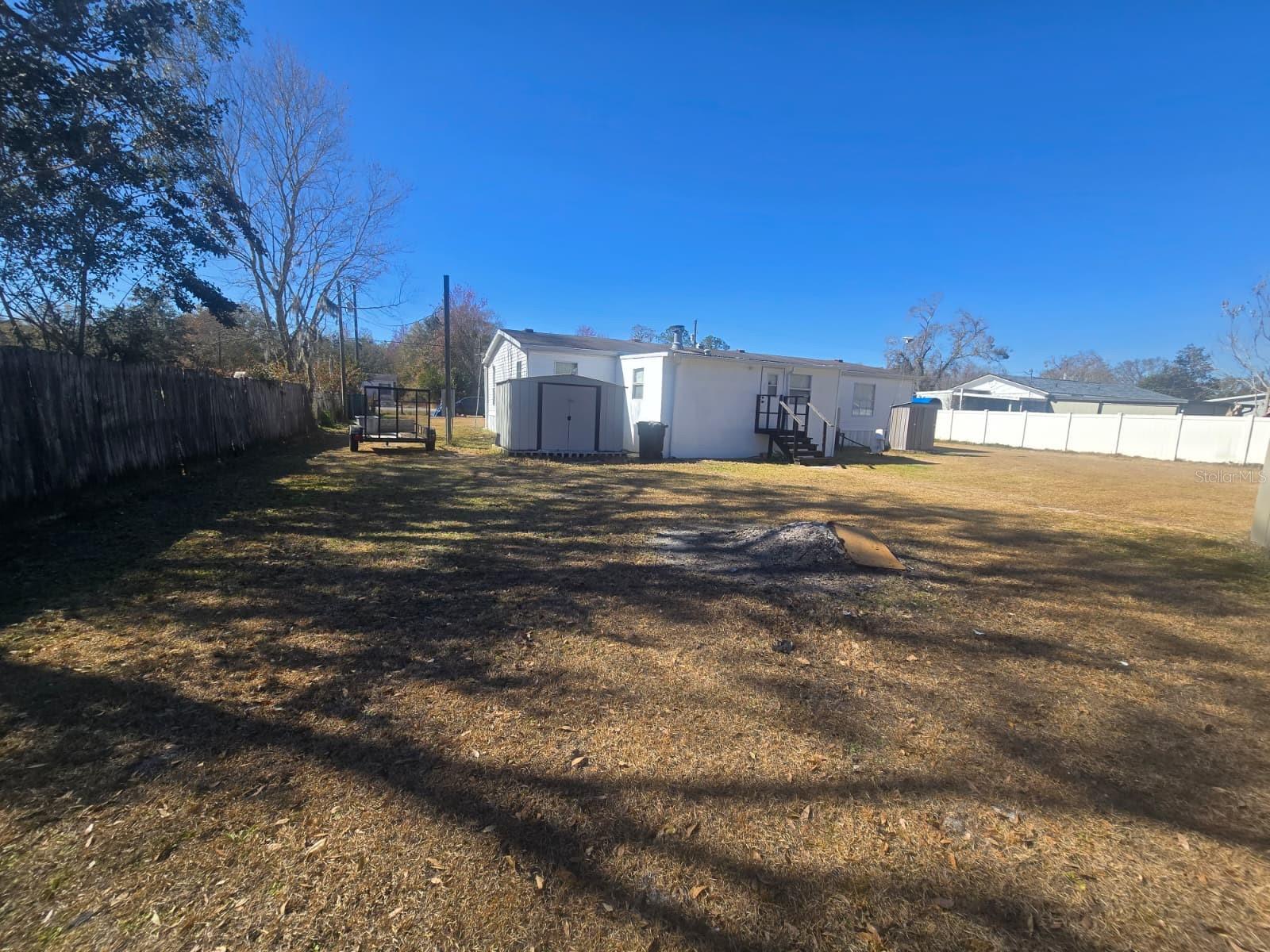 Listing photo id 7 for 6106 Mangrove Drive