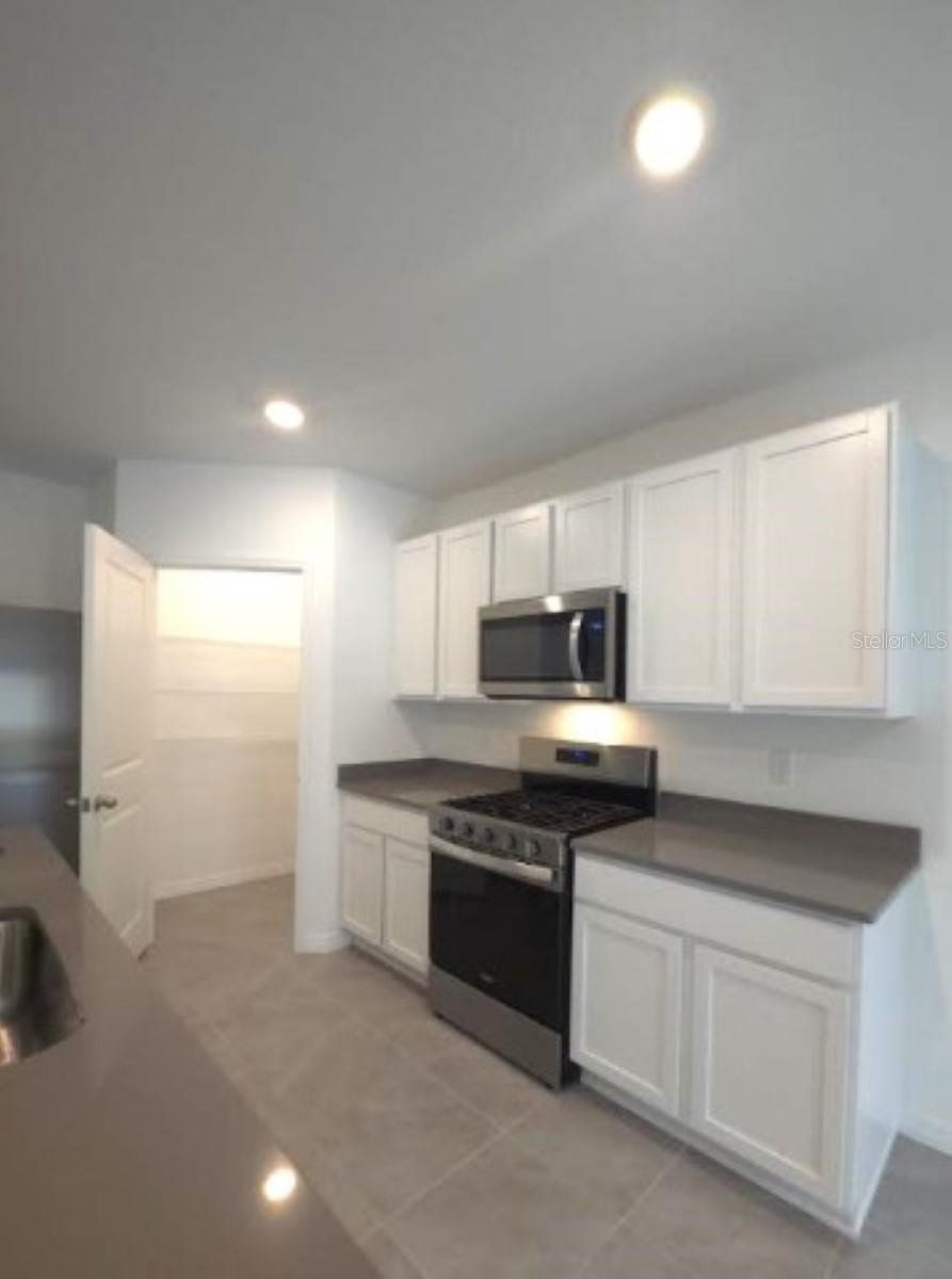 Image 10 of 54 For 35589 Lockman Way