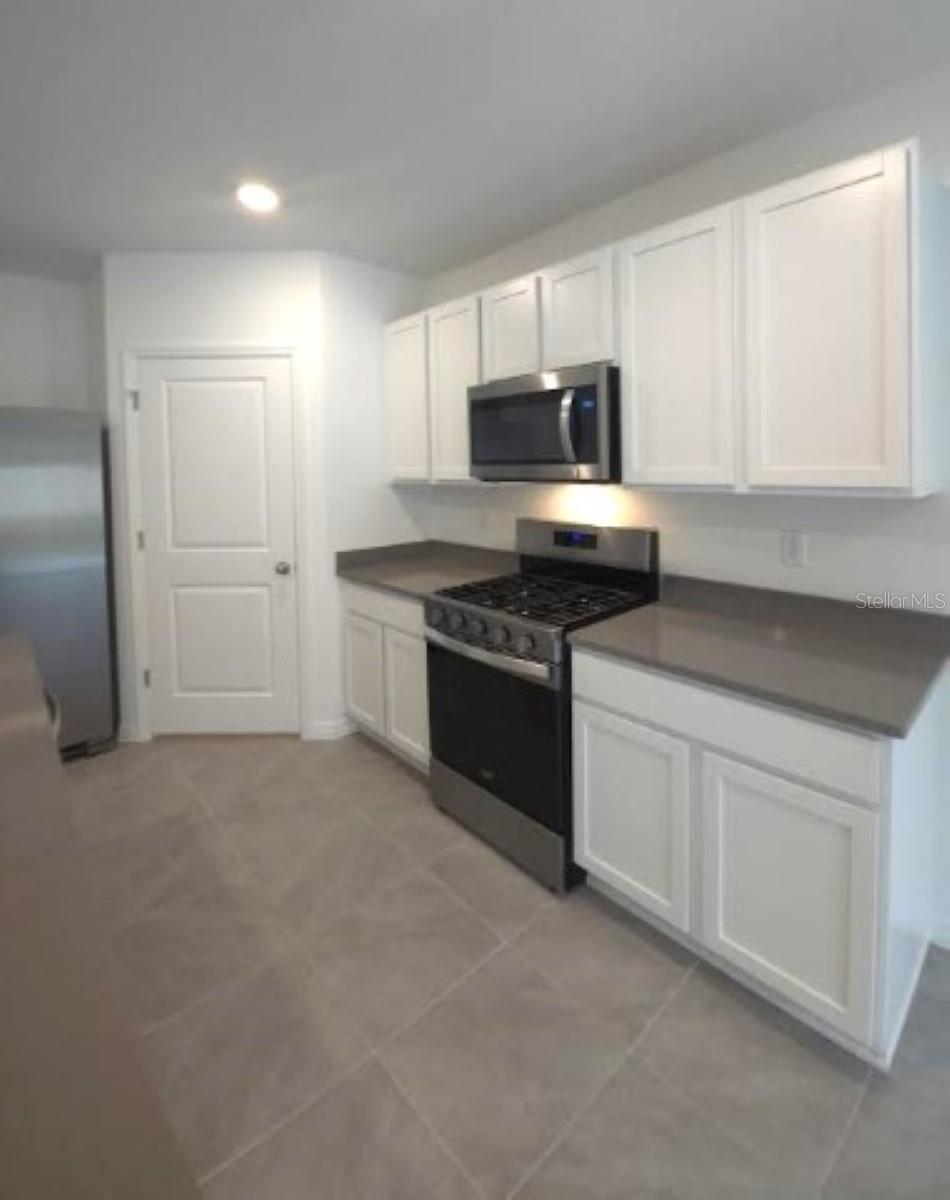 Image 11 of 54 For 35589 Lockman Way