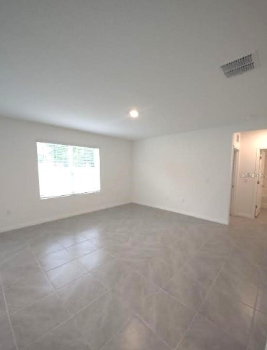 Image 14 of 54 For 35589 Lockman Way