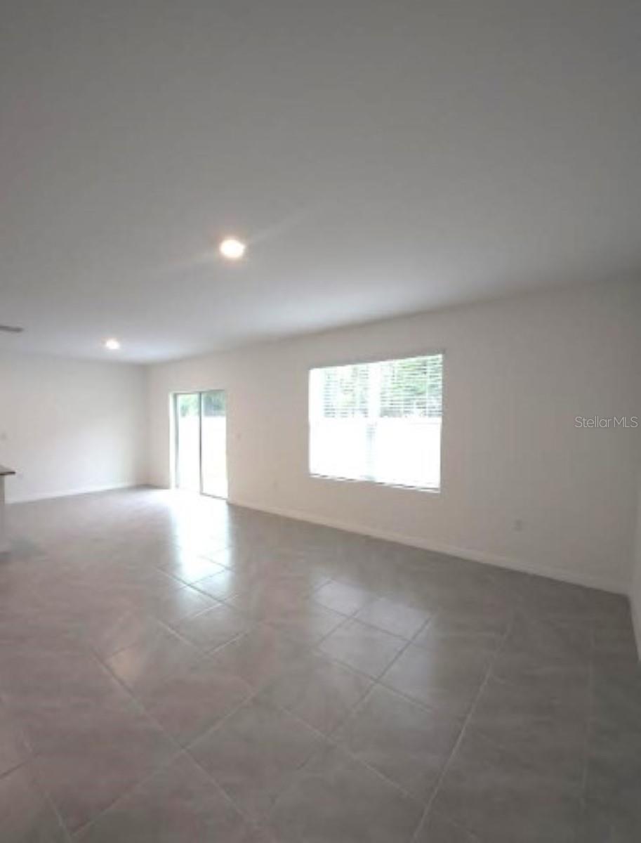 Image 15 of 54 For 35589 Lockman Way