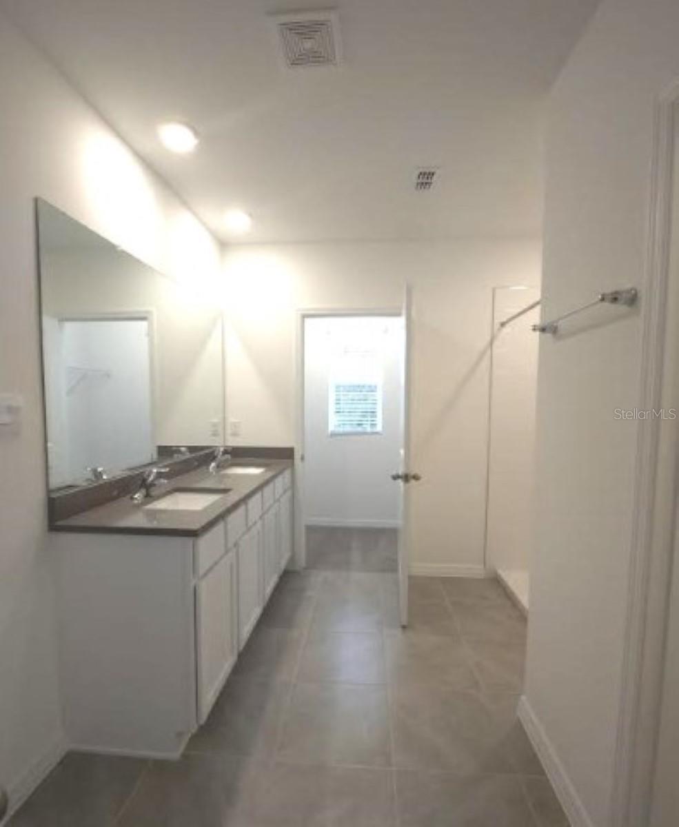 Image 22 of 54 For 35589 Lockman Way