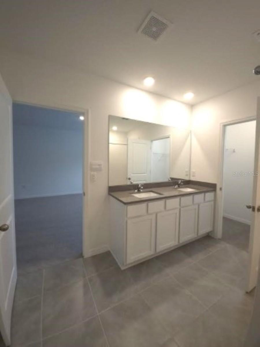 Image 23 of 54 For 35589 Lockman Way