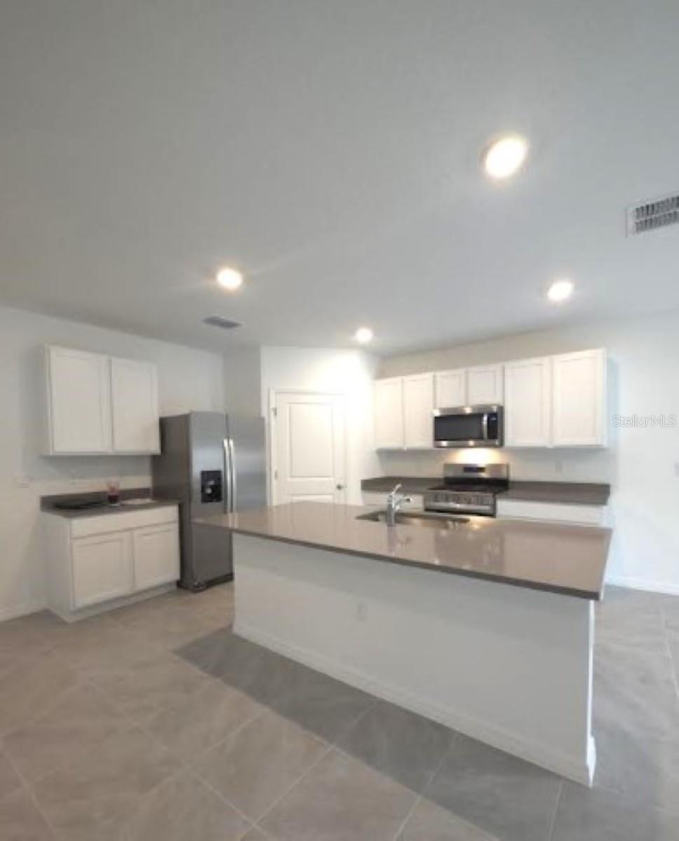 Image 6 of 54 For 35589 Lockman Way