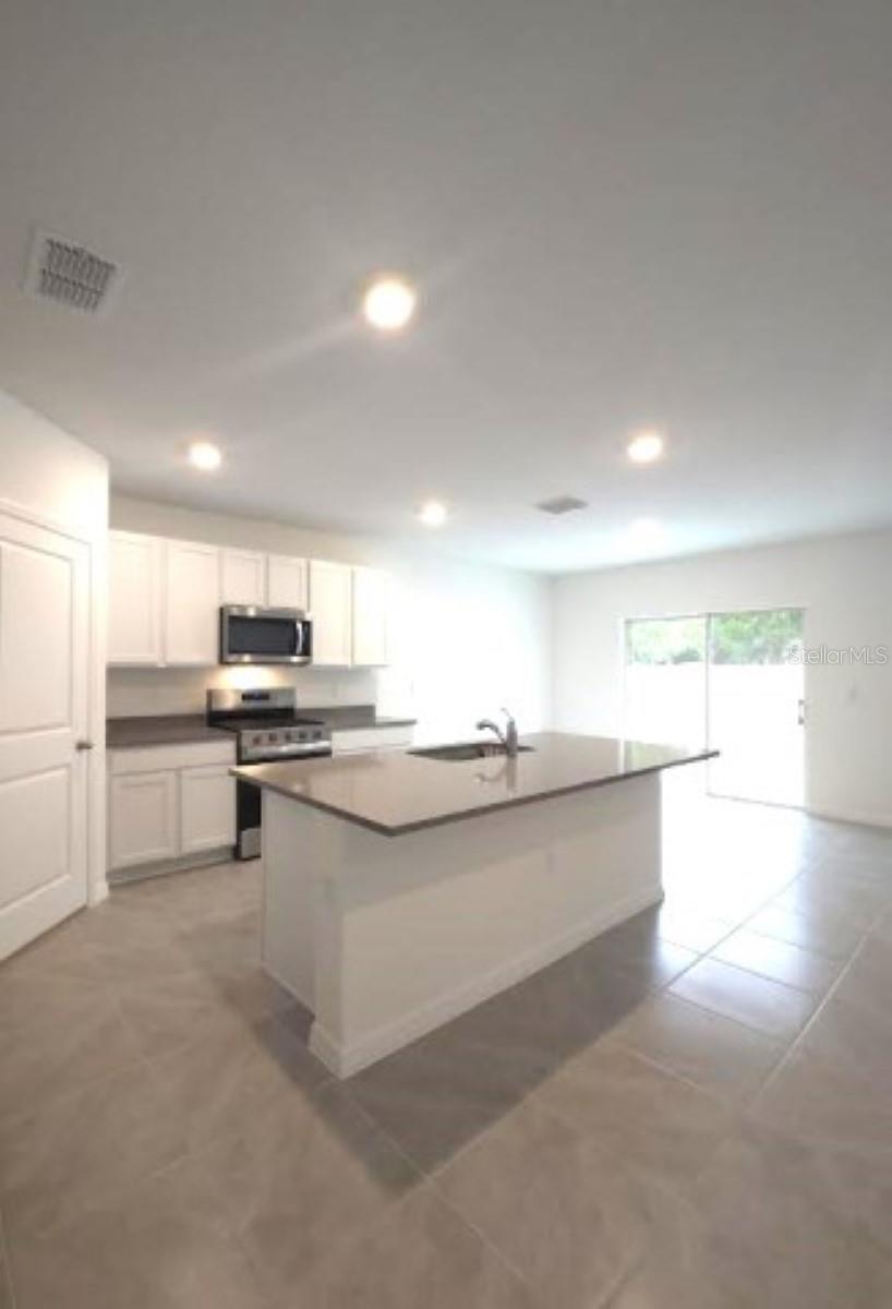 Image 7 of 54 For 35589 Lockman Way