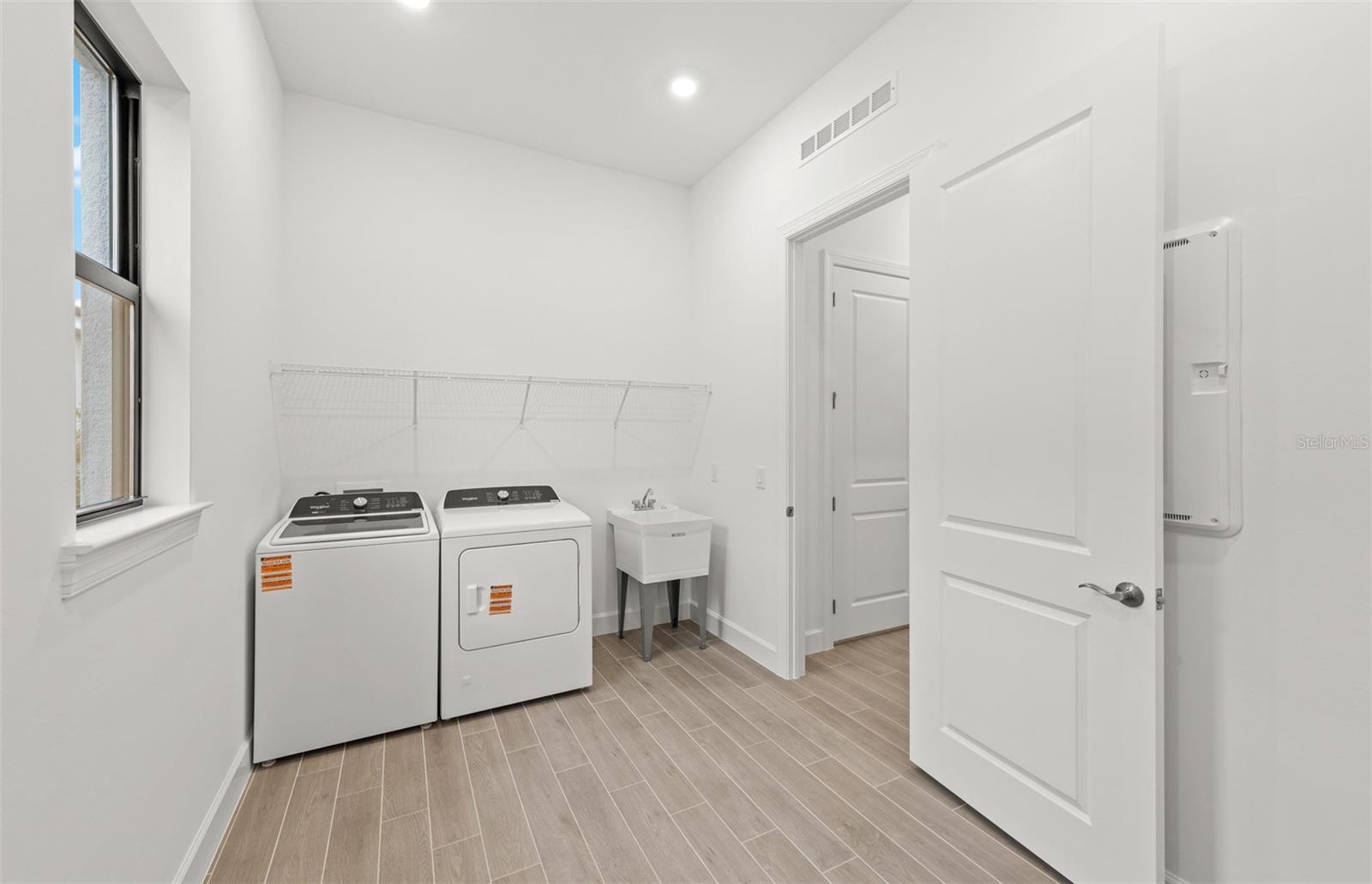 Image 23 of 34 For 4806 Empire Landing Run