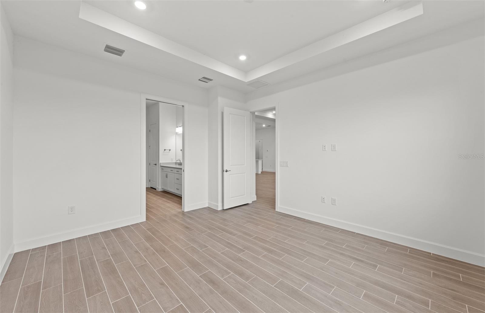 Image 28 of 34 For 4806 Empire Landing Run