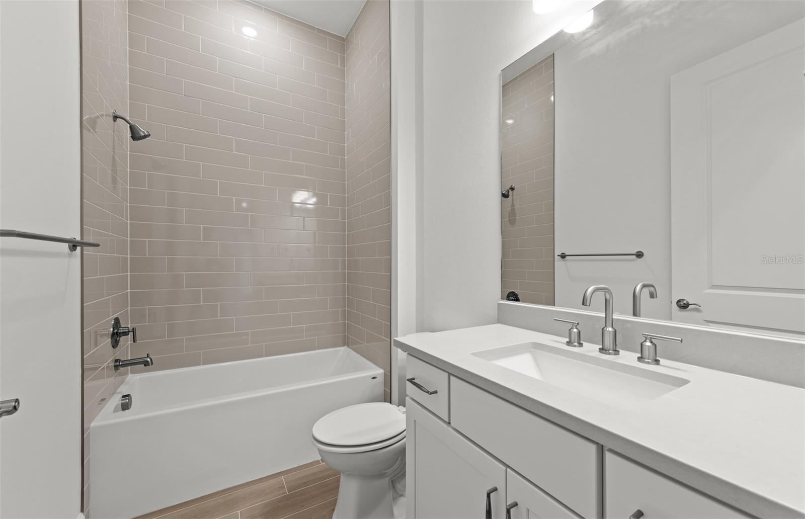 Image 6 of 34 For 4806 Empire Landing Run