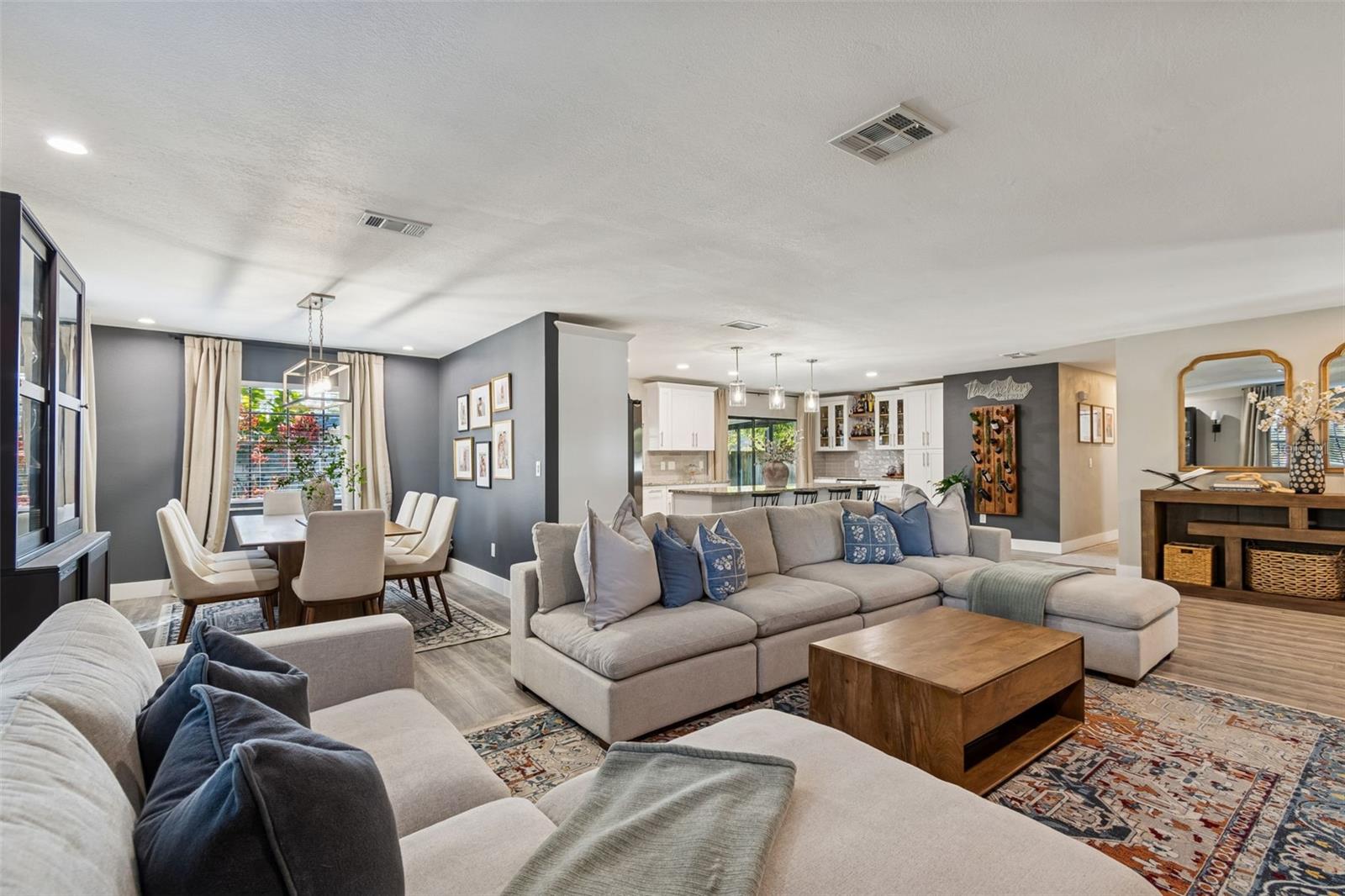 Image 10 of 32 For 11313 Carrollwood Estates Drive