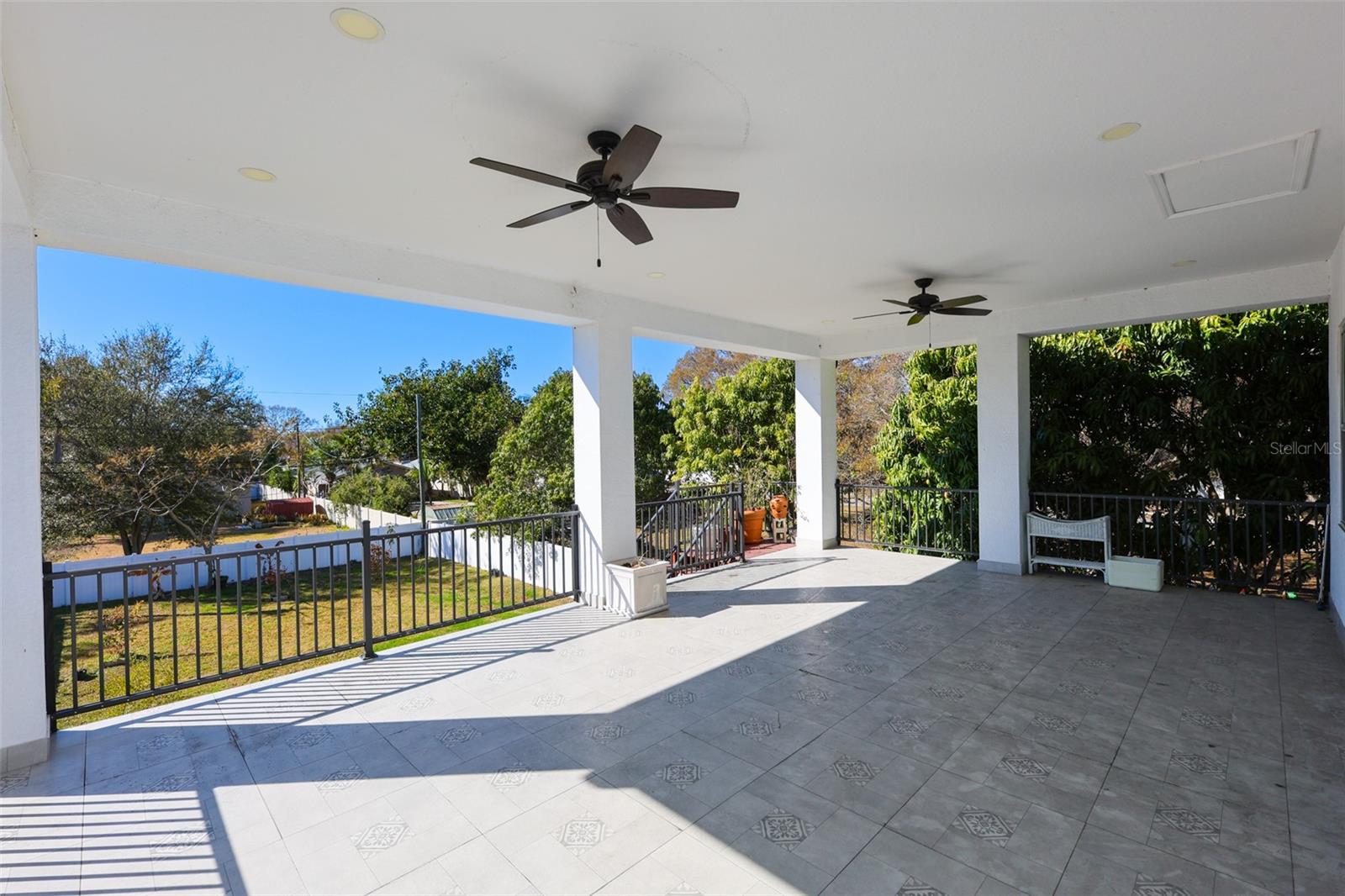 Listing photo id 12 for 7070 63rd Street N