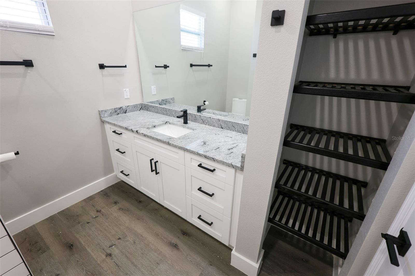 Listing photo id 28 for 7070 63rd Street N